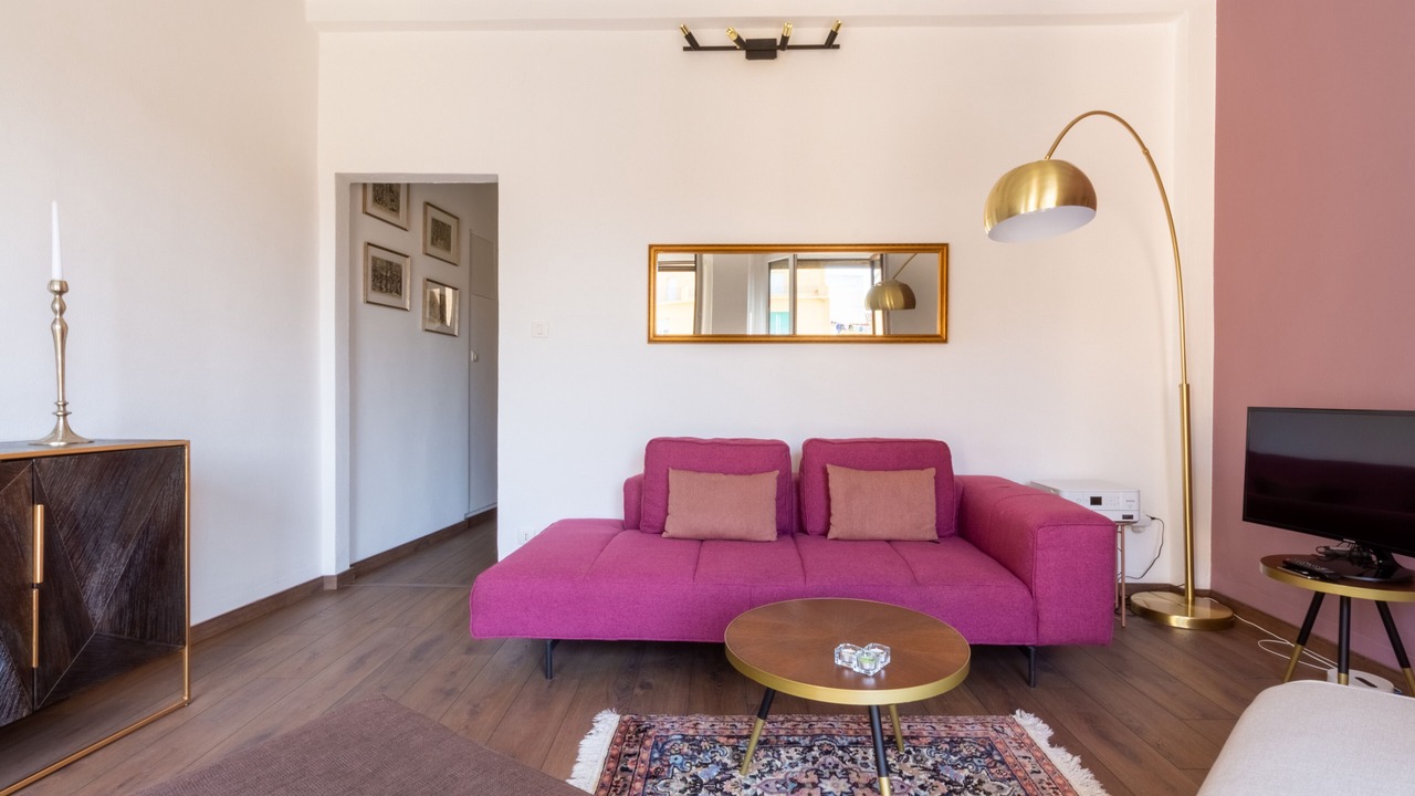 Photo of Livingroom in Historic Castle District