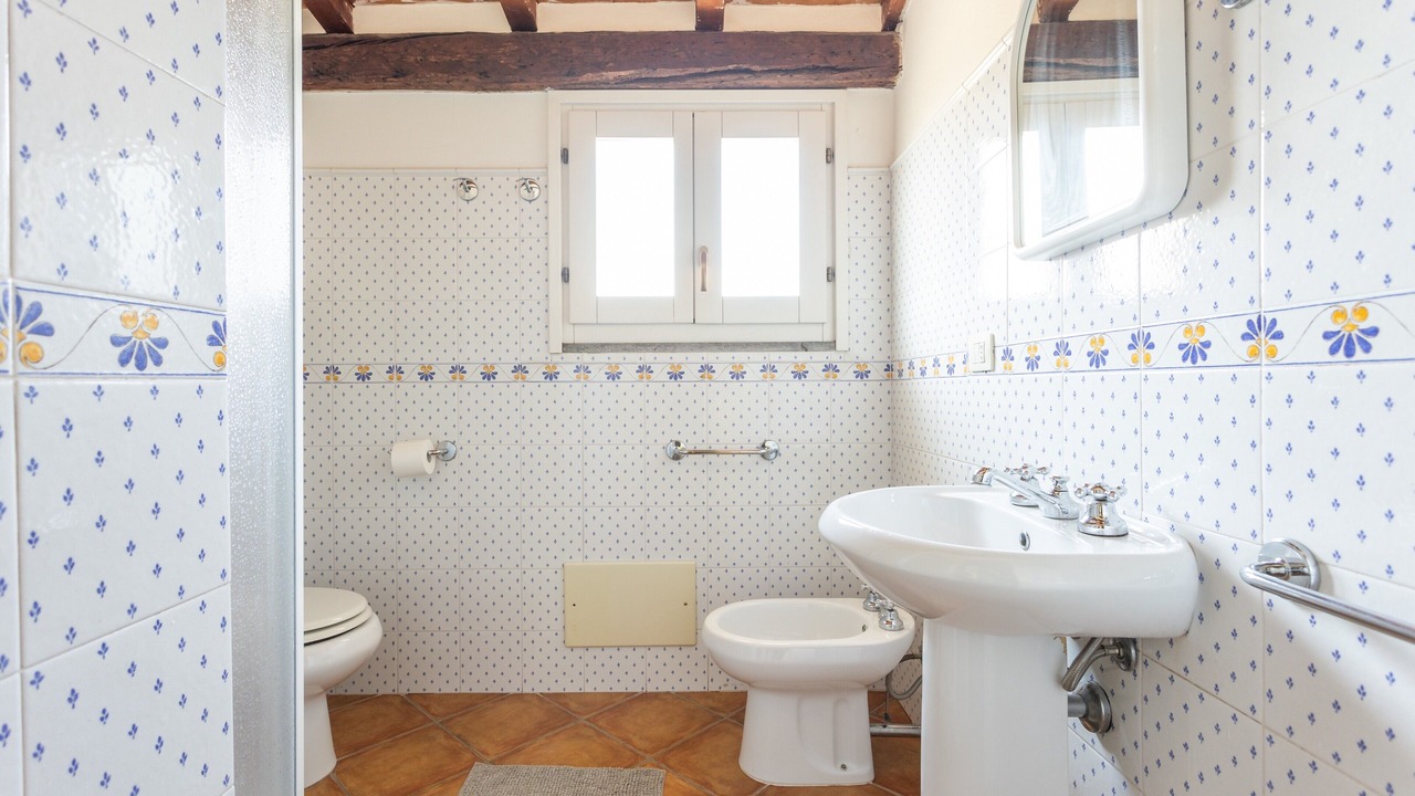 Photo of Bathroom in Bosa Historic Centre