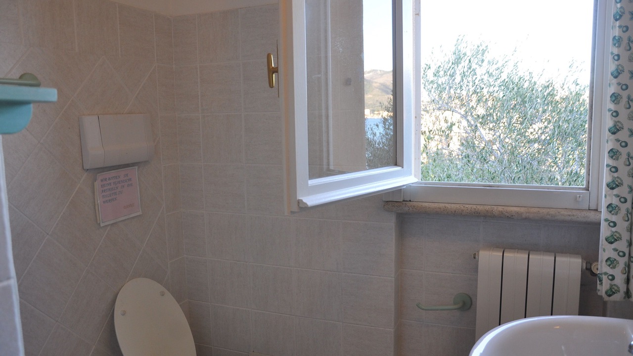 Photo of Bathroom in Baia Caddinas