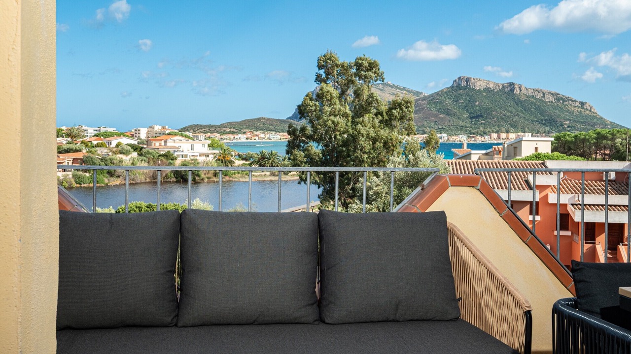 Photo of Patio Balcony in Baia Caddinas