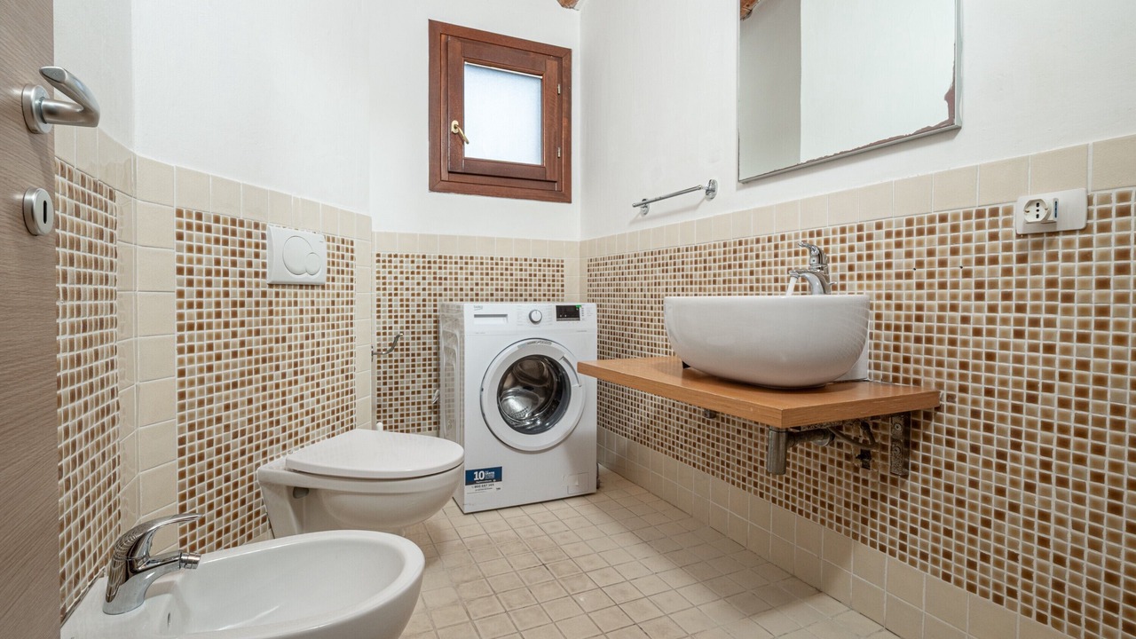 Photo of Bathroom in Baia Caddinas