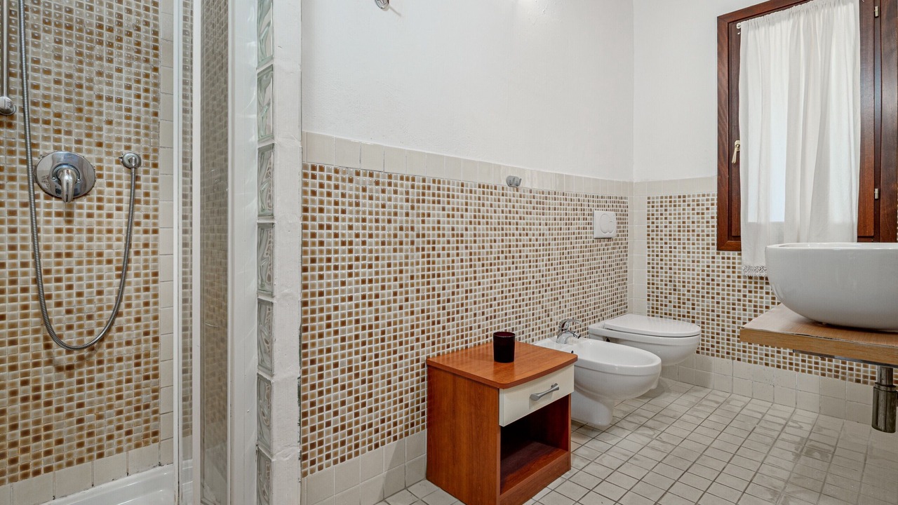 Photo of Bathroom in Baia Caddinas