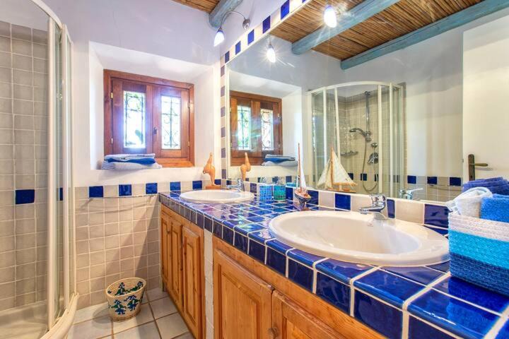 Photo of Bathroom in Pantogia