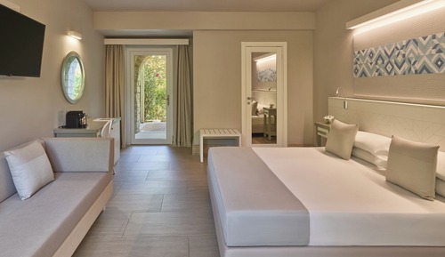 Superior Room, Garden View