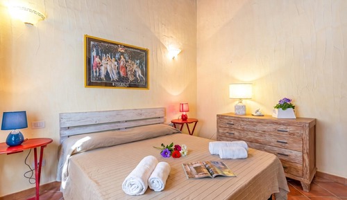 Family House, 2 Bedrooms, 2 Bathrooms (Domos Pintadas Cottage Rosa)