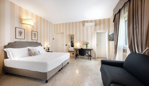 Deluxe Quadruple Room