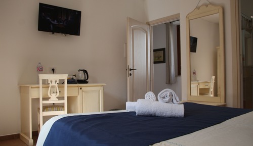 Comfort Room, 1 Bedroom, Ensuite, Courtyard View