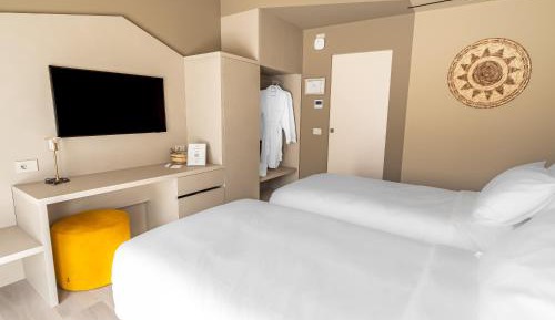 Double or Twin Room with Terrace