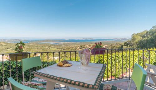 Two-Bedroom Deluxe Apartment with Ocean View