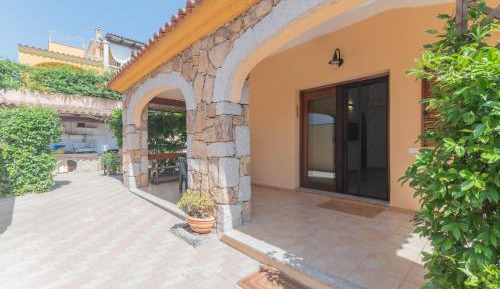 Two-Bedroom Deluxe Apartment with Garden View