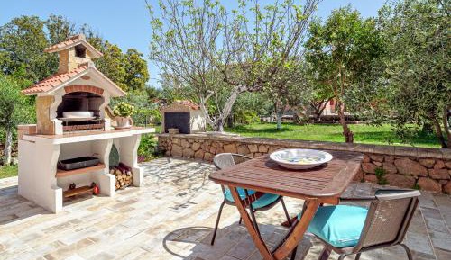 One-Bedroom Apartment with Garden View