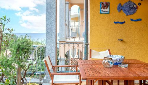 Studio Apartment with Sea View
