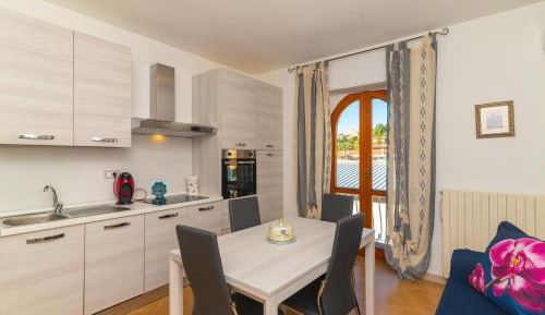 Two-Bedroom Deluxe Apartment with Balcony