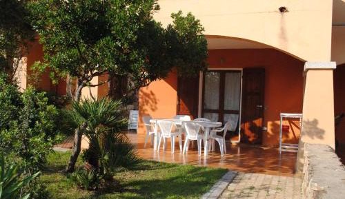 Apartment with Garden View