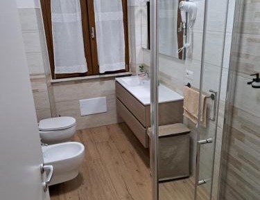 Standard Double Room with Shared Bathroom