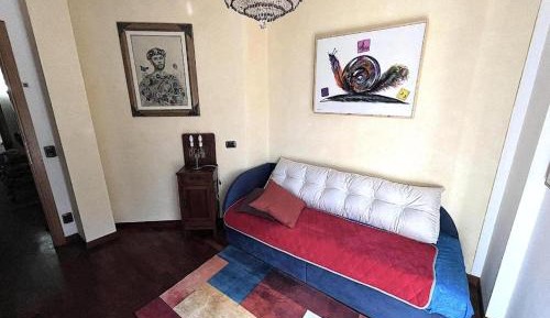 Single Room with Shared Bathroom