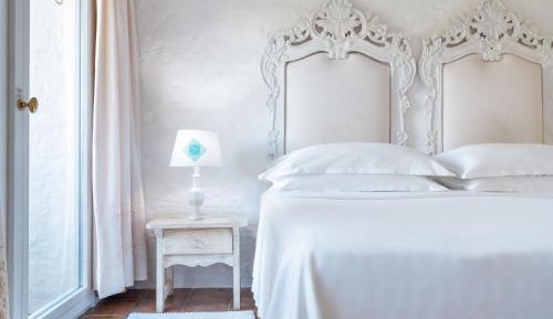 Superior Double Room, king size bed, courtyard View, terrace