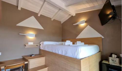Double Room with Balcony and Sea View