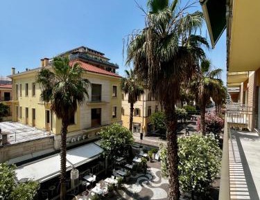 Two-Bedroom Deluxe Apartment with Balcony