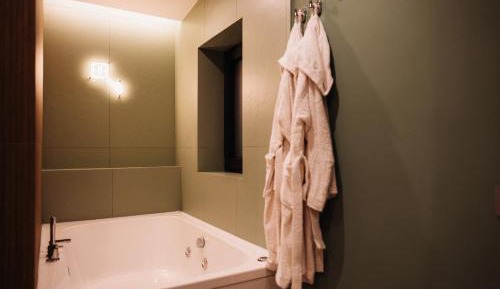 Double Room with Spa Bath