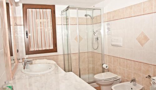Big Double Room with Shared Bathroom