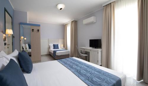 Triple Room with Terrace