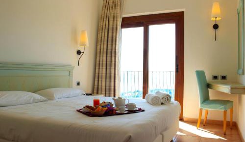 Superior Double Room with Pool View