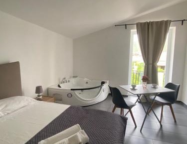 King Suite with Spa Bath