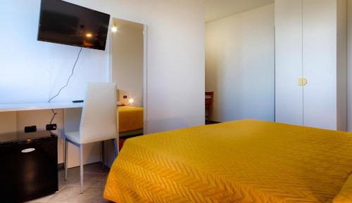 Double or Twin Room with Sea View