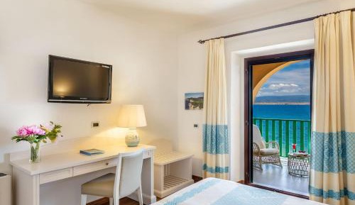 Standard Triple Room with Sea View