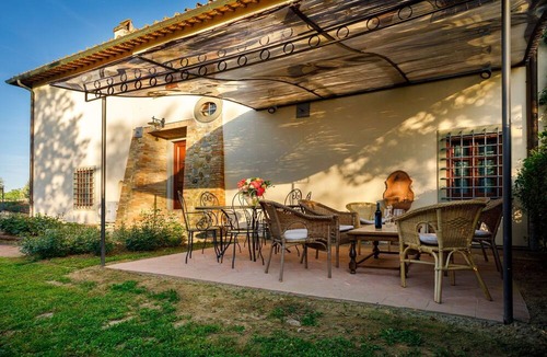 Tavarnelle Val di Pesa House | Vacation Home in Tavarnelle Val Di Pesa with 1 bedrooms sleeps 2