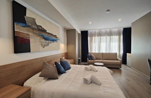 Oristano Historic Centre House | Carducci Art Guesthouse