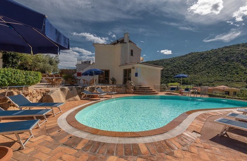 Tanaunella Apartment | Stunning Residence Bouganvillage 2 Bedroom Sleeps 6 Child