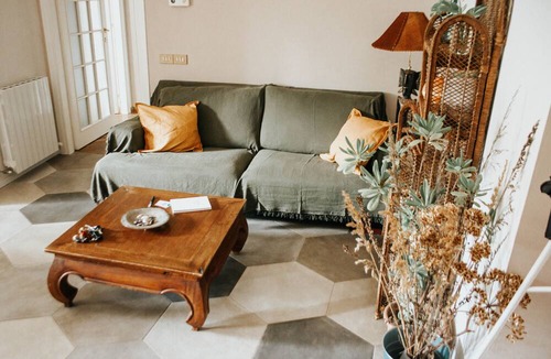 Pirri Apartment | Casa Natura Cozy Eco Flat, airport, families, Garage
