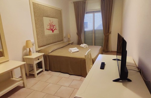 Trinita d'Agultu e Vignola Hotel | Hotel Gabbiano - Agenzia Isola Rossa
