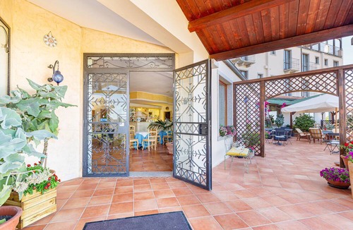 Luogosanto Hotel | Hotel San Trano