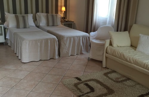 Porto Taverna Hotel | Relais Fenicottero Rosa