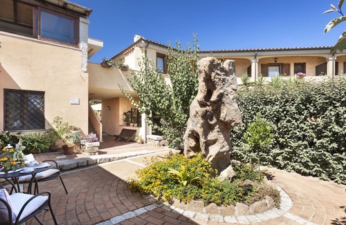 Porto Taverna Hotel | Relais Fenicottero Rosa