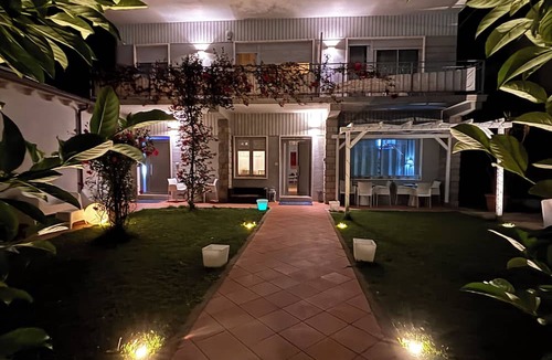 Olbia House | City Garden Guest House