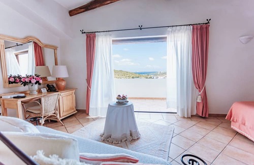 Baja Sardinia Hotel | Hotel Pulicinu