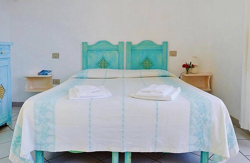 Monte Petrosu House | Home in Lu Nibareddu Residence, Loiri