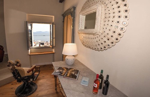 Historic Castle District House | Palazzo Boyl 1840
