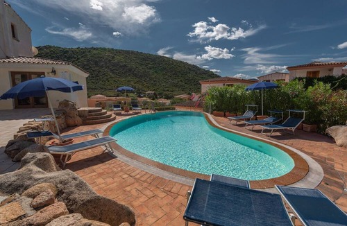 Tanaunella Apartment | Stunning Residence Bouganvillage Bedroom Sleeps 4 Child No1314