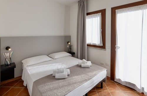 Paduledda Apartment | Residence with pool in Isola Rossa