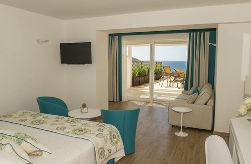 Maristella Hotel | El Faro Hotel & Spa