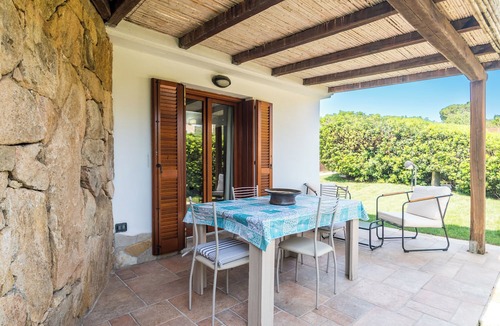 Porto San Paolo House | Holiday Home "Villa Teresa" with Shared Pool, Private Terrace & Air Conditioning