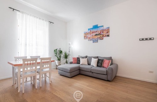 Cagliari Apartment | La Finestra sul Corso