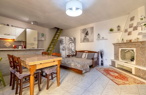 San Nicola Apartment | Vacation Home "La Casetta Bianca" with Air Conditioning & Wi-Fi