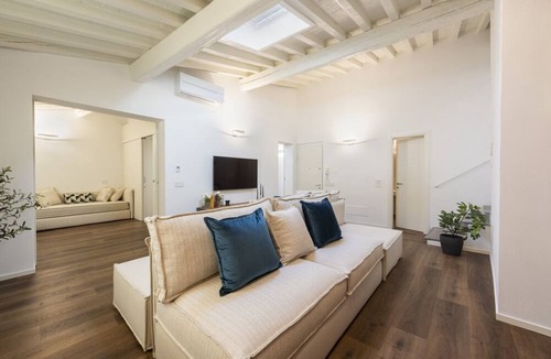 Santa Croce Apartment | Greci Terrace luxury apartment in Florence by Mmega