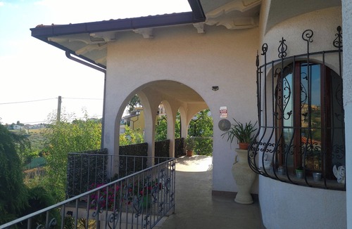 Monteodorisio Villa | Entire Floor in Villa Nicol - Porch and Relaxation Area